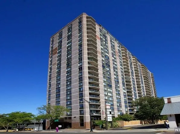 770 Anderson Ave #C010b-10b, Cliffside Park, NJ 07010