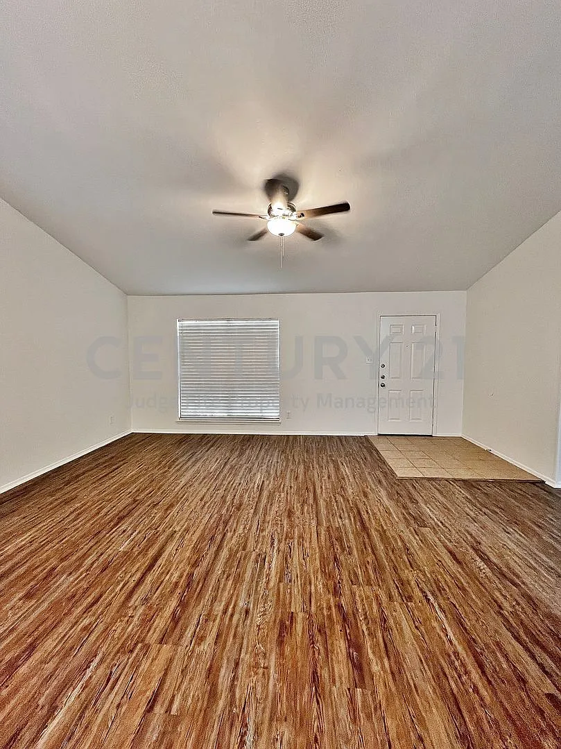 Building Photo - 1028 Whitewater Trl