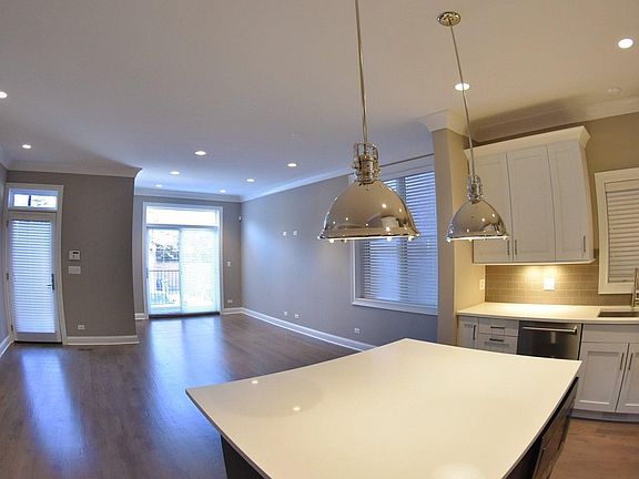 2nd image of 878 W Lill Ave