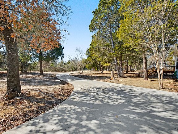 5th image of 182 Wayside Ct