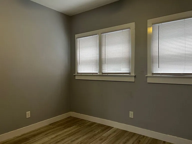 338 Cedar Ave — Photo 16