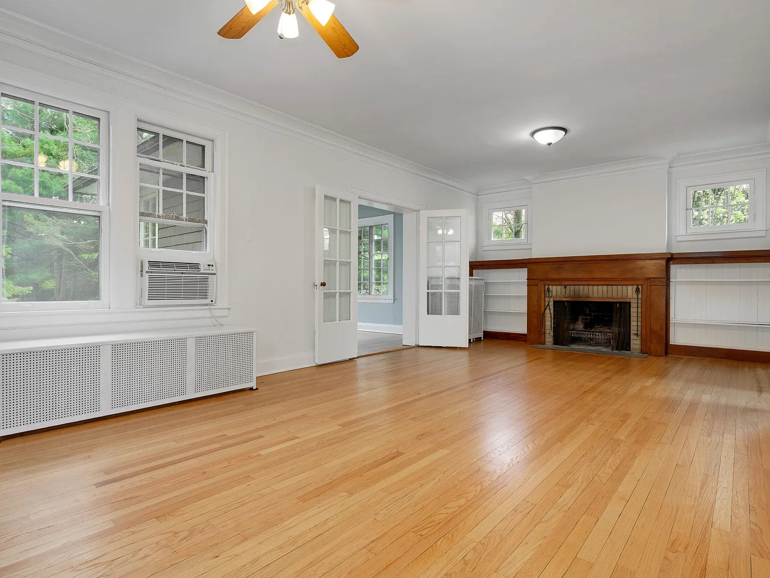 2 bed, 900 sqft, $2,950 — Photo 2