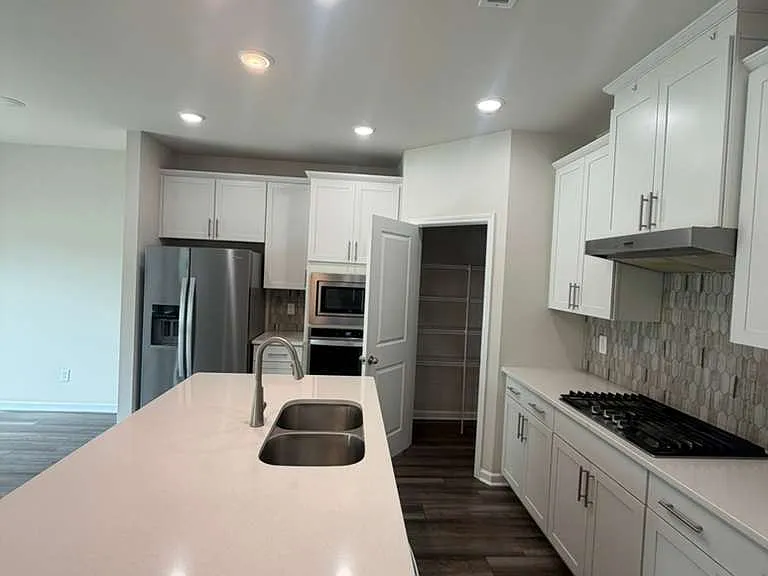 845 Avonmore Dr — Photo 31