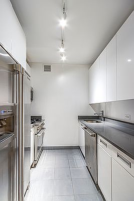 3rd image of 99 John St APT 802