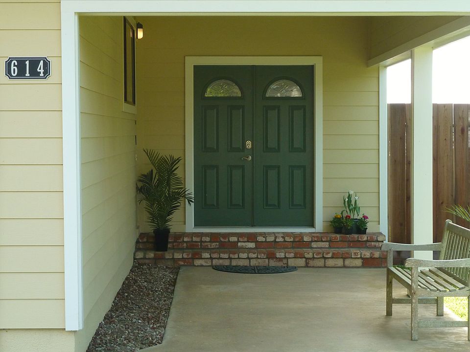 1st image of 614 Buena Vista St