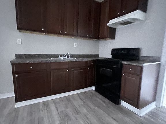 4th image of 505 N City St