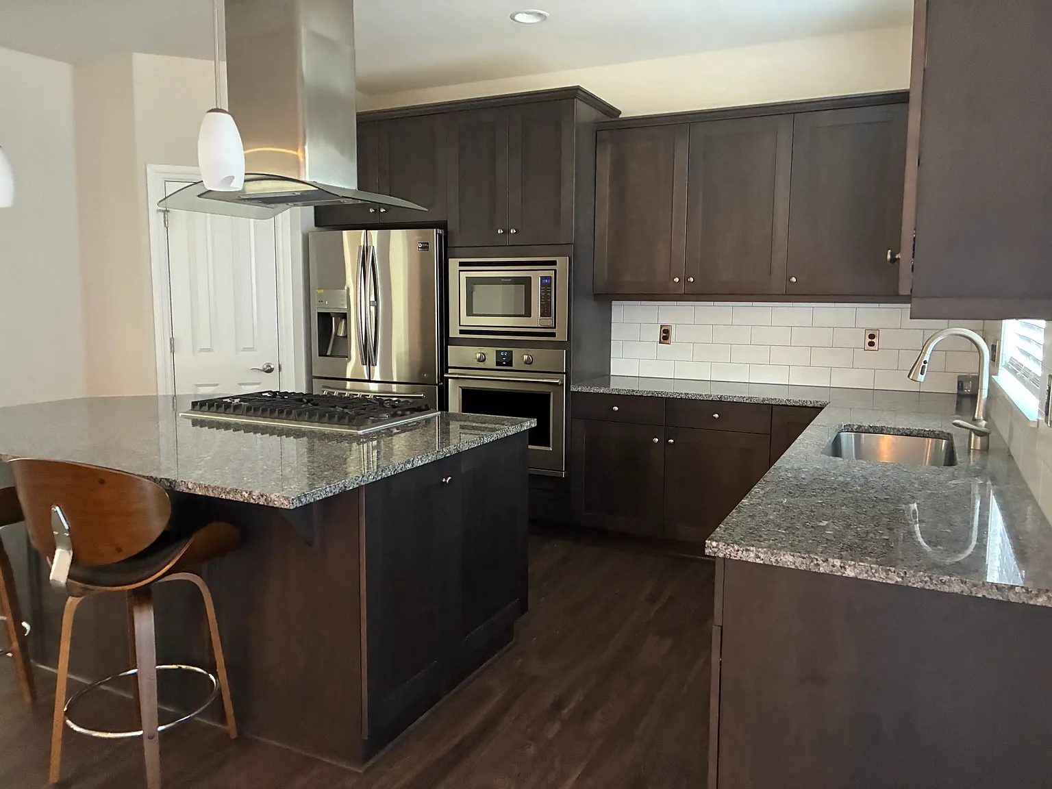 4 bed, 3310 sqft, $5,000 — Photo 3