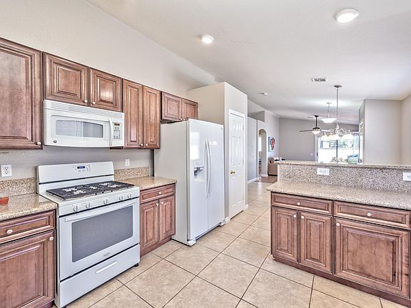 4th image of 2146 Sunset Vista Ave