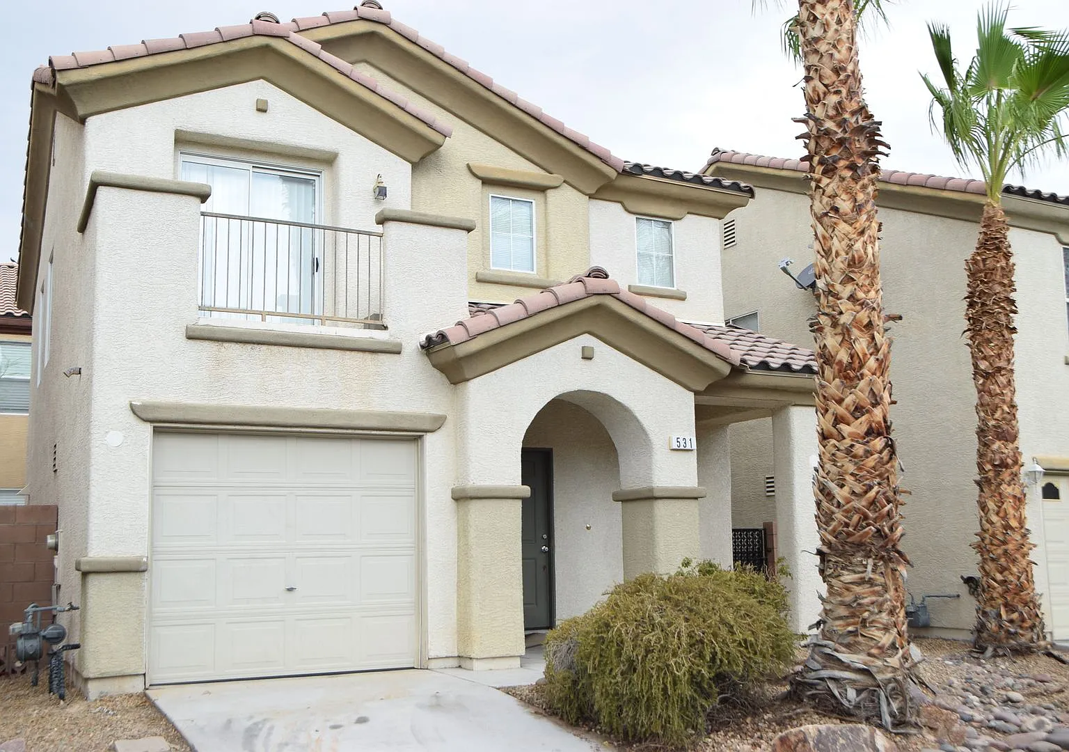 Beautiful 2 Story Home In Southwest 89178 — Photo 2