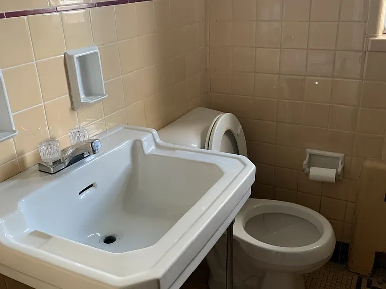 130 Brady Cir E #E — Photo 6