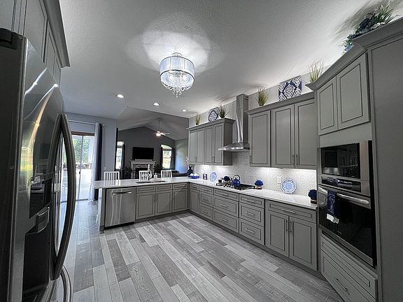 5th image of 231 Alexandra Woods Dr