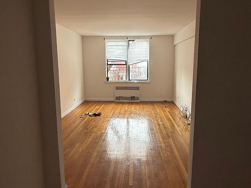 1st image of 140-55 Burden Cres APT 3D