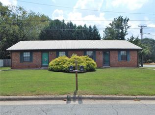 278 W 5th St, Lexington, NC 27292