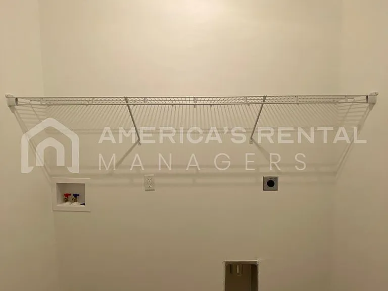 535 Troubadour Ln — Photo 15
