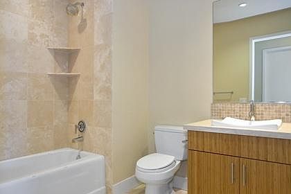 5th image of 235 Berry St APT 309