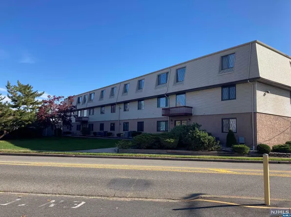 846 Riverside Ave #5, Lyndhurst, NJ 07071
