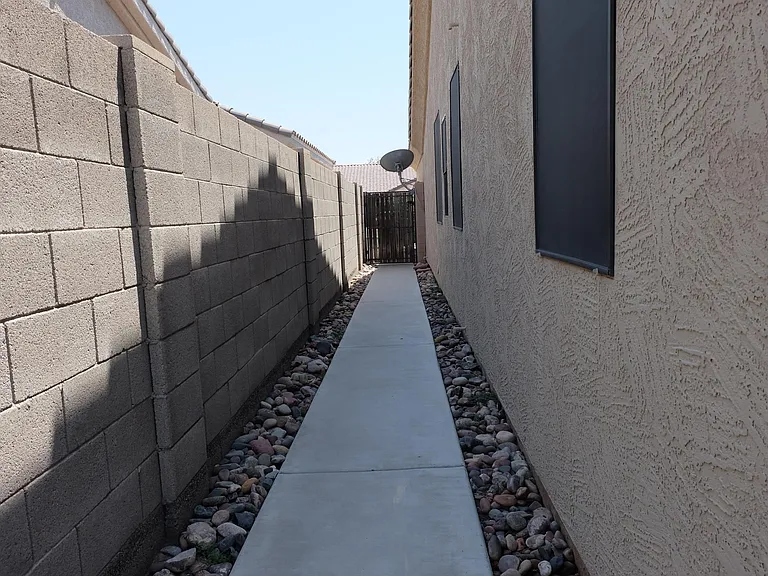 2120 E Flintlock Way — Photo 10