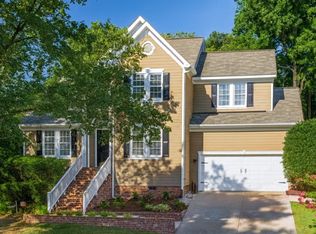 613 Penncross Dr, Raleigh, NC 27610