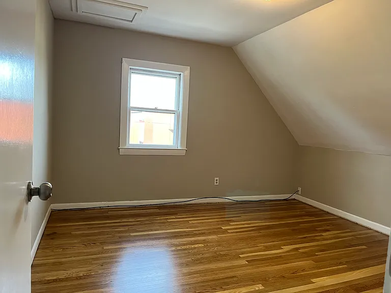2 Hyacinth St #3 — Photo 16