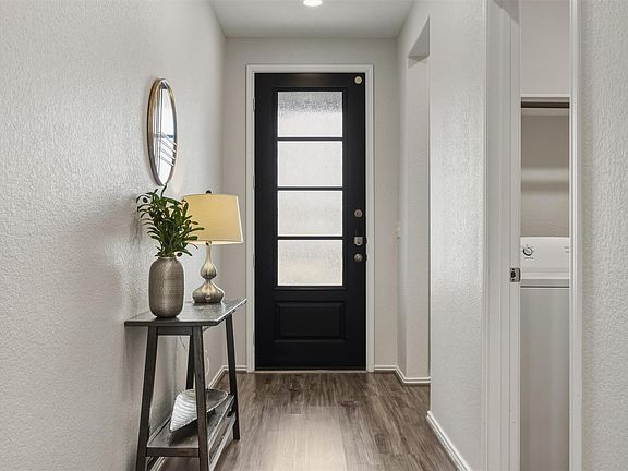 3rd image of 316 Montauk Loop