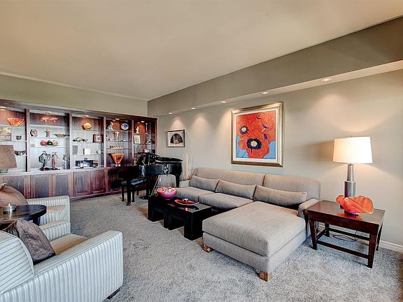 4th image of 3030 McKinney Ave APT 2104