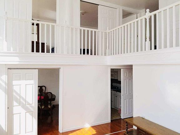4th image of 1001-11 Chestnut St #403E
