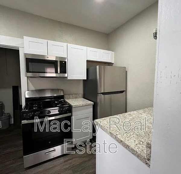 2032 W Adams St #1 — Photo 2