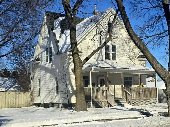 411 4th Ave, Charles City, IA 50616