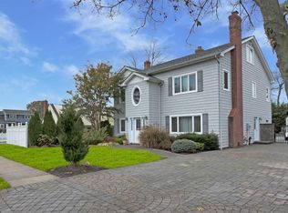 59 Maple St, Islip, NY 11751