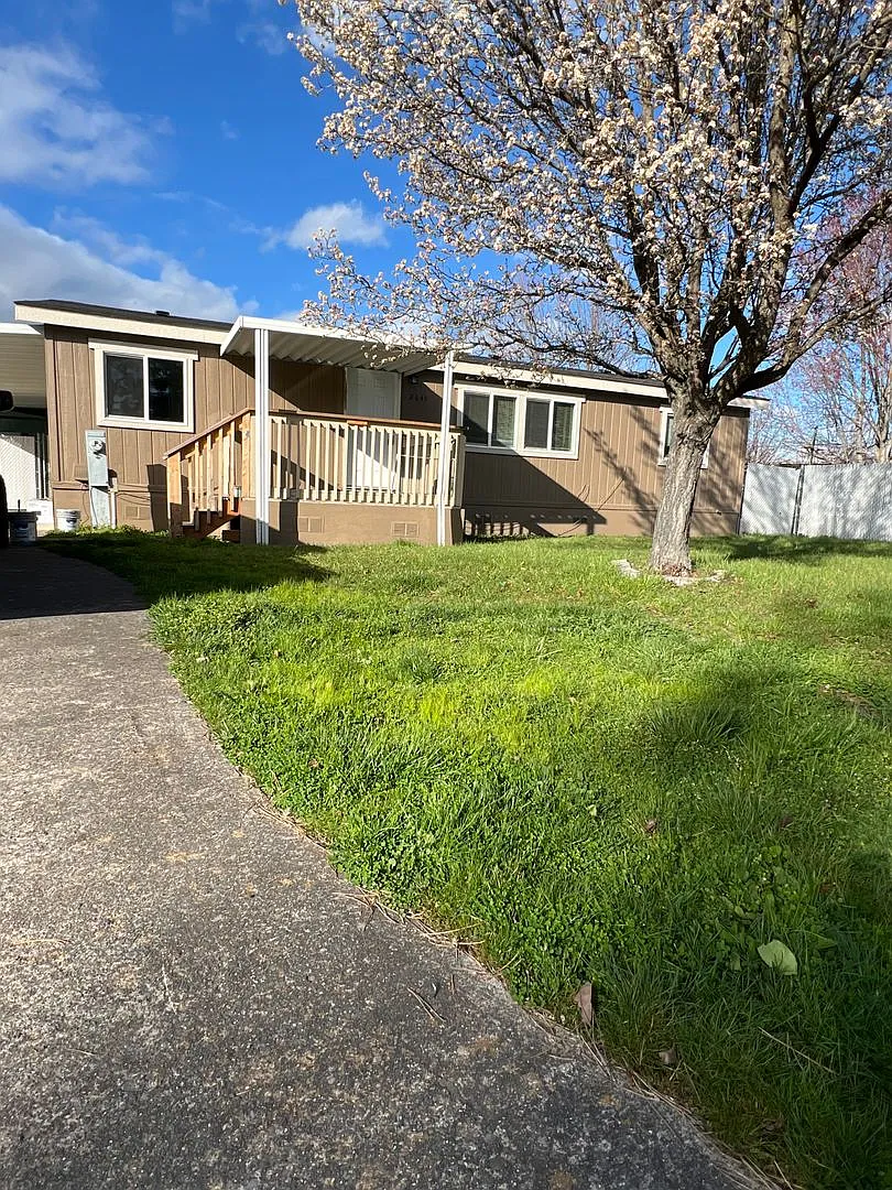 Come Check Out This 3 Bedroom 2 Bath — Photo 1