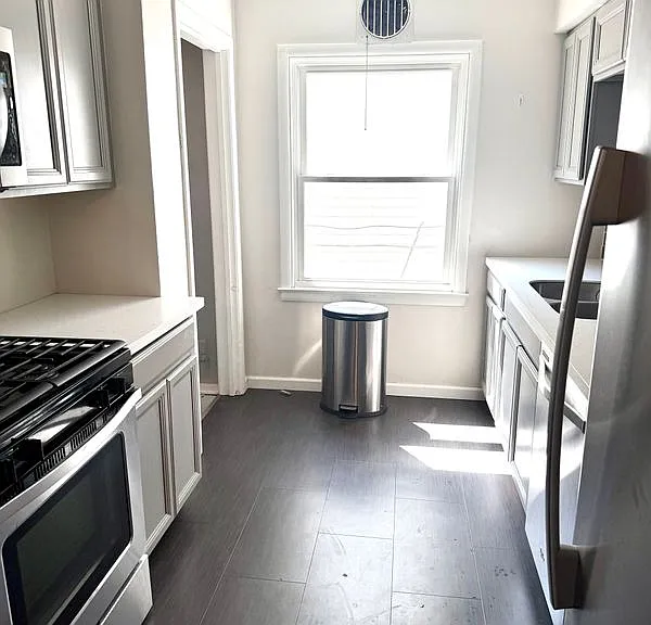 375 W Webster St — Photo 10