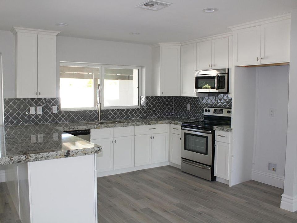 1st image of 318 E Coral Gables Dr