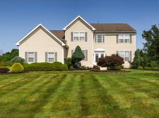 9 Peoples Line Rd, Somerset, NJ 08873