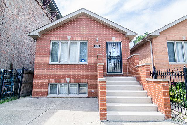 1st image of 3552 S Artesian Ave