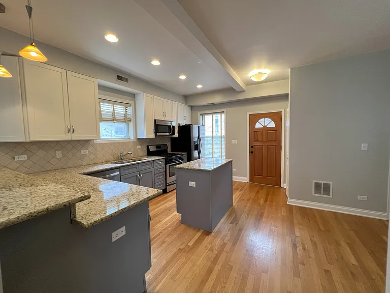 1811 W Cortland St #1A — Photo 9