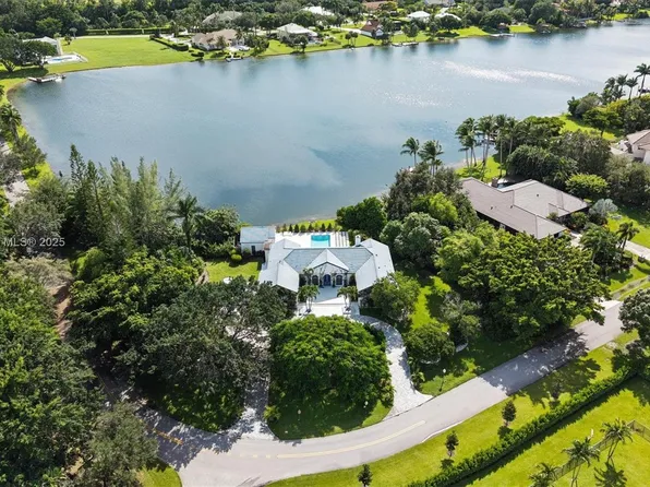 8728 Wendy Ln E, West Palm Beach, FL 33411