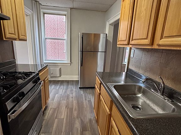 5th image of 27 Kensington Ave #305