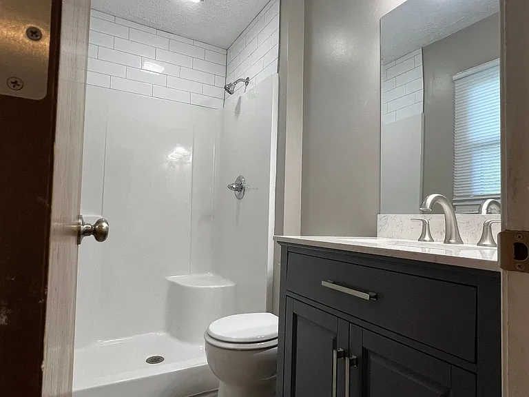2535 S Prospect Ave — Photo 16