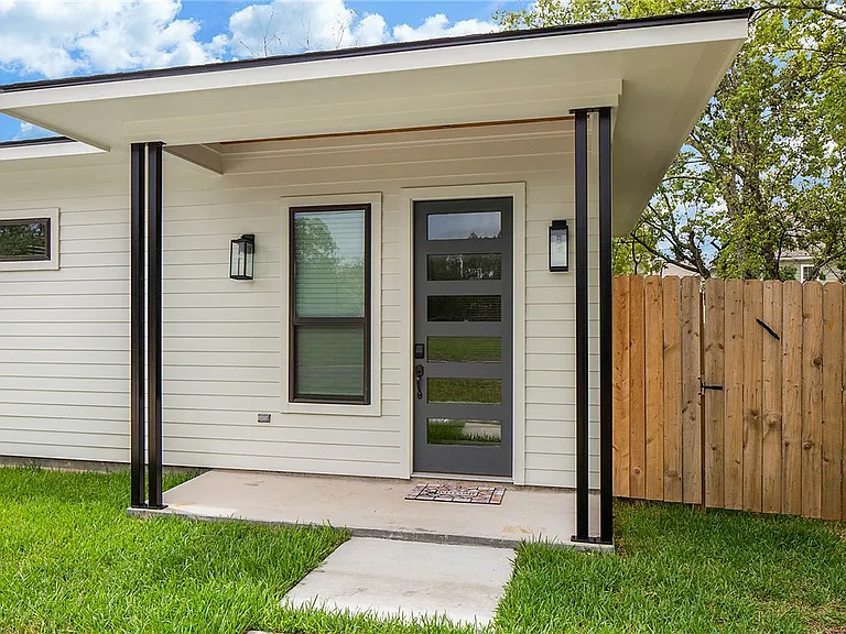 1104 Arizona St #A — Photo 2