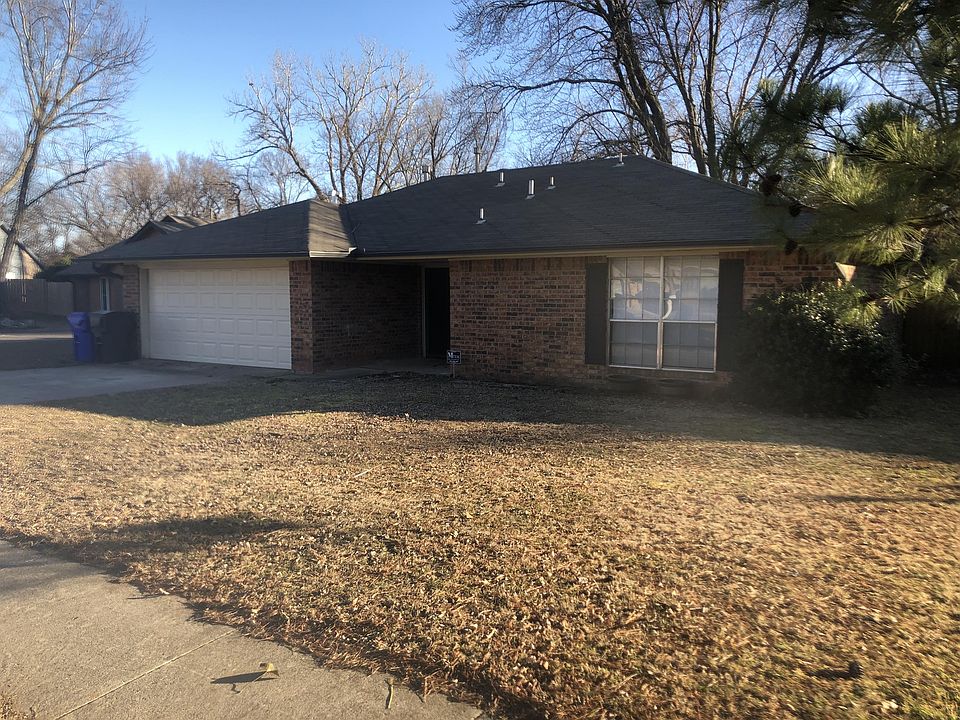 1st image of 2124 White Oak Cir
