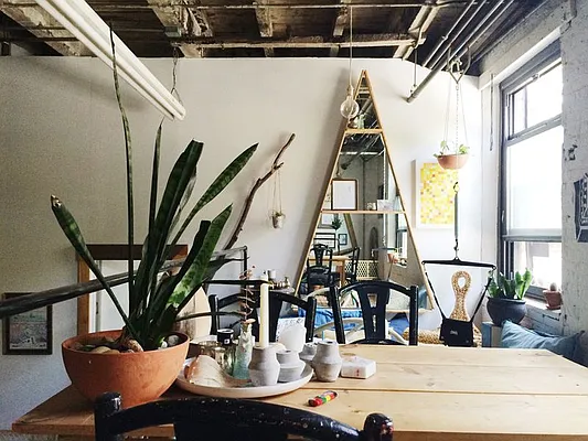 Rented by In Haus LLC | media 21