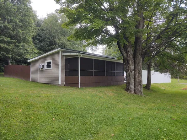 6 E Craig St, Greenville, PA 16125