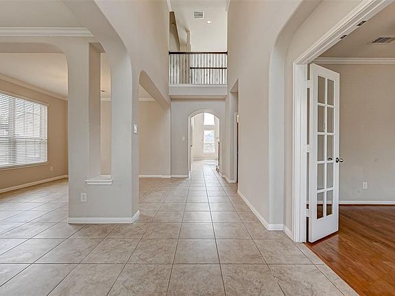 3rd image of 19510 Paradise Meadow Ct