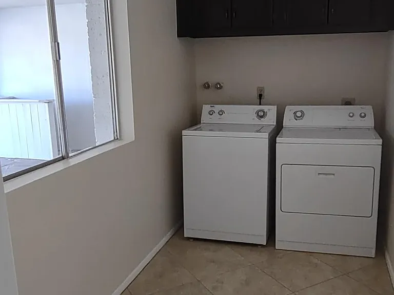 240 E Muriel Dr — Photo 12
