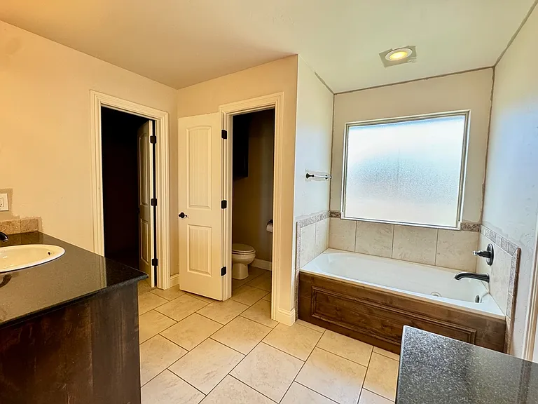17225 Ridgewood Dr — Photo 37