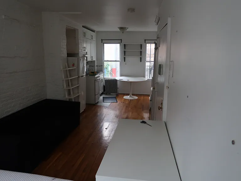12 Stagg St #2B — Photo 3