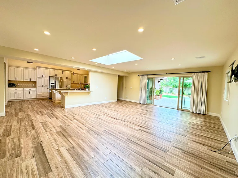 32039 Grenville Ct — Photo 10