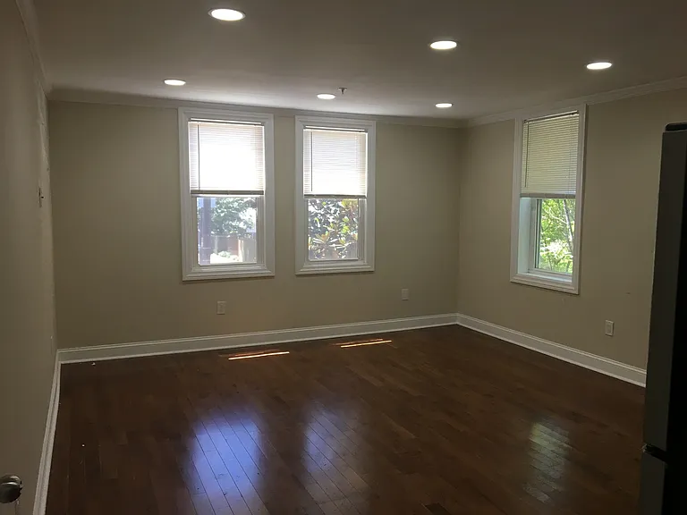 3715 Woodley Rd NW — Photo 3