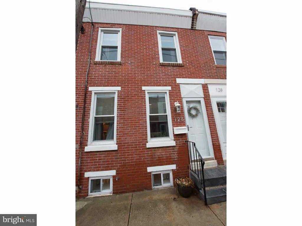 126 McClellan St photo 1