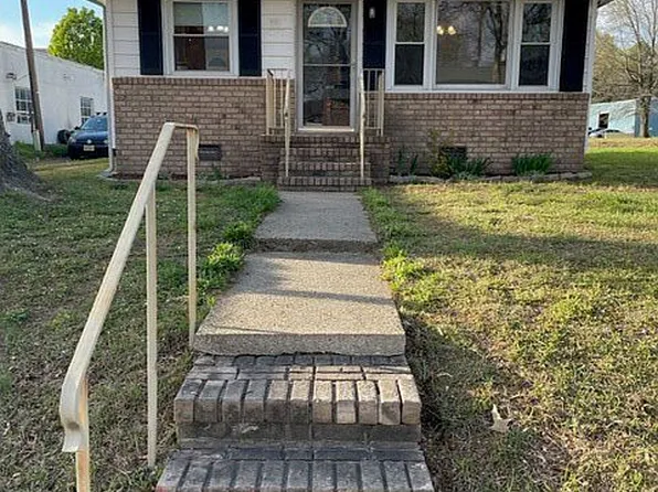 417 21st St, West Point, VA 23181